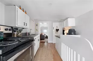 10 Braman St, Newport, RI 02840 - Photo 10