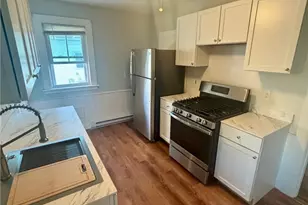 9 Summer St, Westerly, RI 02891 - Photo 4