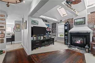 21 Slocum St, Newport, RI 02840 - Photo 8