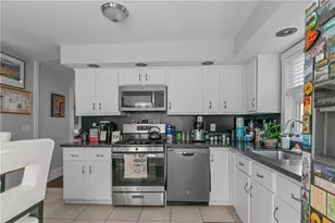 21 Slocum St, Newport, RI 02840 - Photo 18