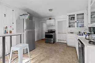 21 Slocum St, Newport, RI 02840 - Photo 36