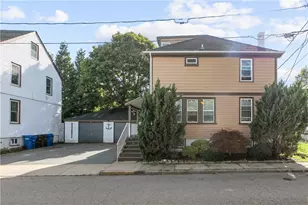 21 Slocum St, Newport, RI 02840 - Photo 4