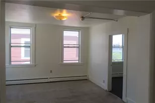 24 Jones St, Providence, RI 02903 - Photo 10