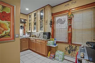 4 Priscilla Ave, Providence, RI 02909 - Photo 8