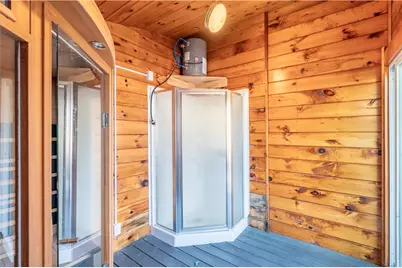 928 Admiral Street, Providence, RI 02904 - Photo 22