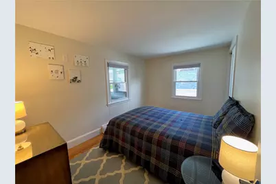 83 Eustis Avenue, Newport, RI 02840 - Photo 8