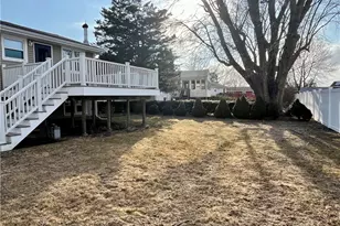 35 Namquid Dr, Middletown, RI 02842 - Photo 22