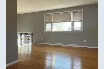 35 Namquid Drive, Middletown, RI 02842 - Photo 4