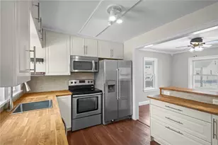 23 Livingston Pl, Middletown, RI 02842 - Photo 16