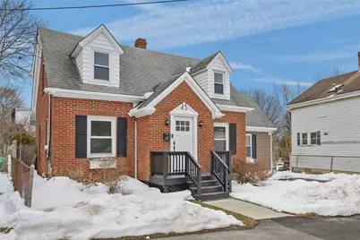 23 Livingston Place, Middletown, RI 02842 - Photo 2