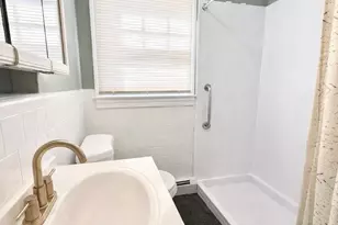 39 Hillview Ave, Providence, RI 02908 - Photo 10