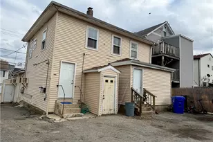 162 Washington St, Central Falls, RI 02863 - Photo 16