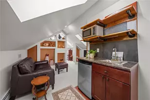 25 Peckham Ave, Newport, RI 02840 - Photo 26