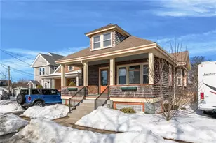 25 Peckham Ave, Newport, RI 02840 - Photo 4