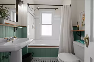 25 Peckham Ave, Newport, RI 02840 - Photo 20