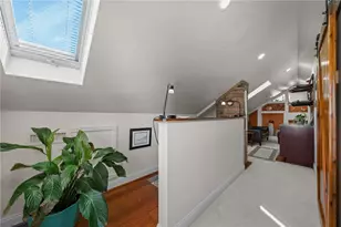 25 Peckham Ave, Newport, RI 02840 - Photo 24