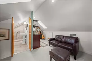 25 Peckham Ave, Newport, RI 02840 - Photo 30