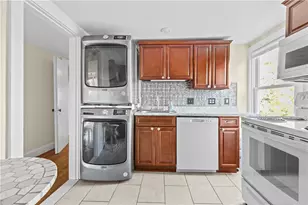 18 Rhode Island Ave, Newport, RI 02840 - Photo 18