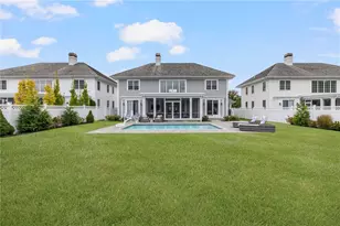 33 Carnegie Abbey Ln, Portsmouth, RI 02871 - Photo 36