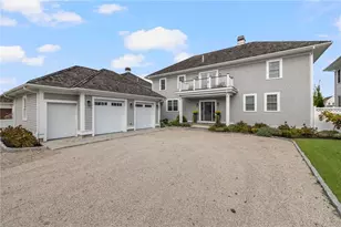 33 Carnegie Abbey Ln, Portsmouth, RI 02871 - Photo 1