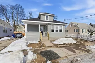 53 Oriole Ave, Pawtucket, RI 02860 - Photo 4