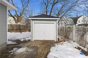 53 Oriole Ave, Pawtucket, RI 02860 - Photo 8