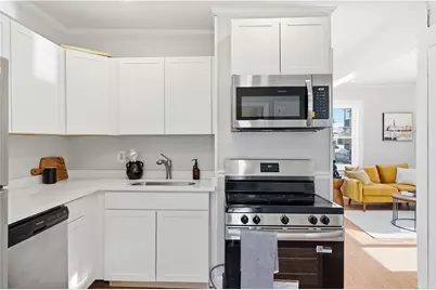 141 Hanover Avenue, Pawtucket, RI 02861 - Photo 8