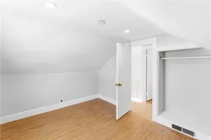 141 Hanover Ave, Pawtucket, RI 02861 - Photo 20