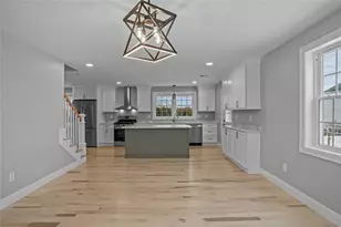 60 Bloor St, Warwick, RI 02889 - Photo 10