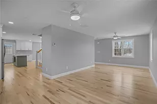 60 Bloor St, Warwick, RI 02889 - Photo 16