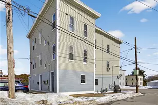 538 Wood Ave, Woonsocket, RI 02895 - Photo 4