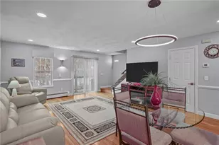 565 Quaker Ln, West Warwick, RI 02893 - Photo 6