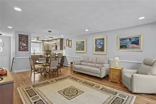 565 Quaker Ln, West Warwick, RI 02893 - Photo 4