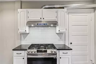 169 Ivy St, Providence, RI 02906 - Photo 10