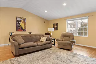 15 Gilcrest Dr, West Warwick, RI 02893 - Photo 18