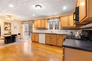 15 Gilcrest Dr, West Warwick, RI 02893 - Photo 10