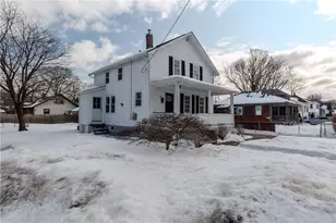 8 Lenox Ave, West Warwick, RI 02893 - Photo 2