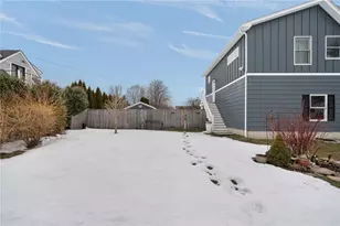 97 Eustis Ave, Newport, RI 02840 - Photo 8