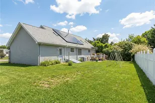 36 Great Oak Dr, Warwick, RI 02886 - Photo 4