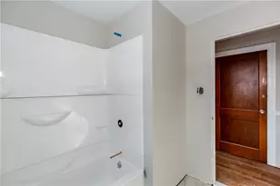 36 Walton St, Providence, RI 02908 - Photo 32