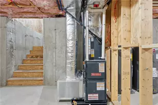 307 Hawkins St, Providence, RI 02904 - Photo 24