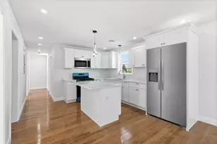 307 Hawkins St, Providence, RI 02904 - Photo 8