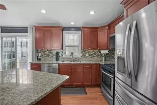 20 Darrow Dr, Warwick, RI 02886 - Photo 10