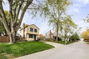 66 Islington Ave, Portsmouth, RI 02871 - Photo 2