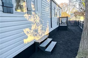 245 Manton St, Pawtucket, RI 02861 - Photo 2