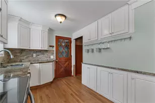 22 Rawlinson Dr, Coventry, RI 02816 - Photo 2