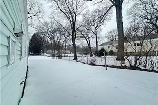 135 S Pierce Rd, East Greenwich, RI 02818 - Photo 32