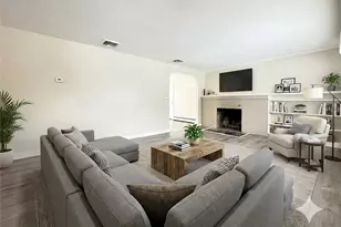 135 S Pierce Rd, East Greenwich, RI 02818 - Photo 2