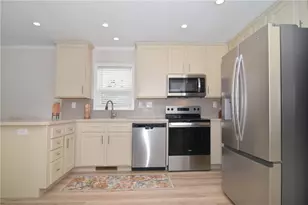 18 Comfort Ln, South Kingstown, RI 02879 - Photo 8