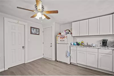 35 Laurel Street, Pawtucket, RI 02860 - Photo 18